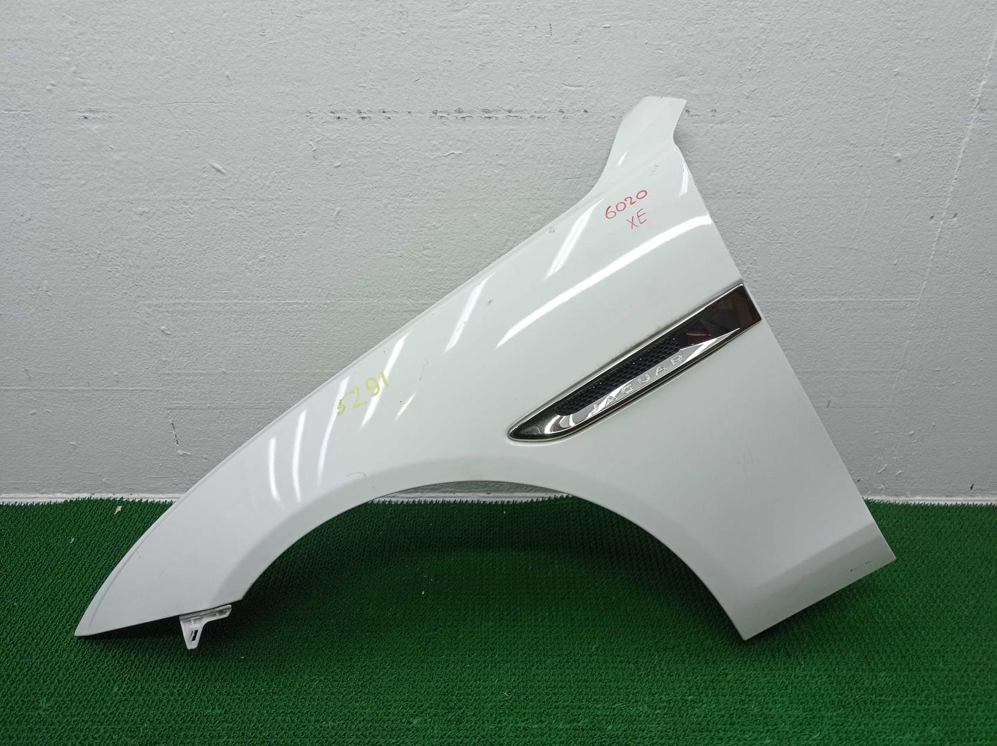 Крыло переднее левое