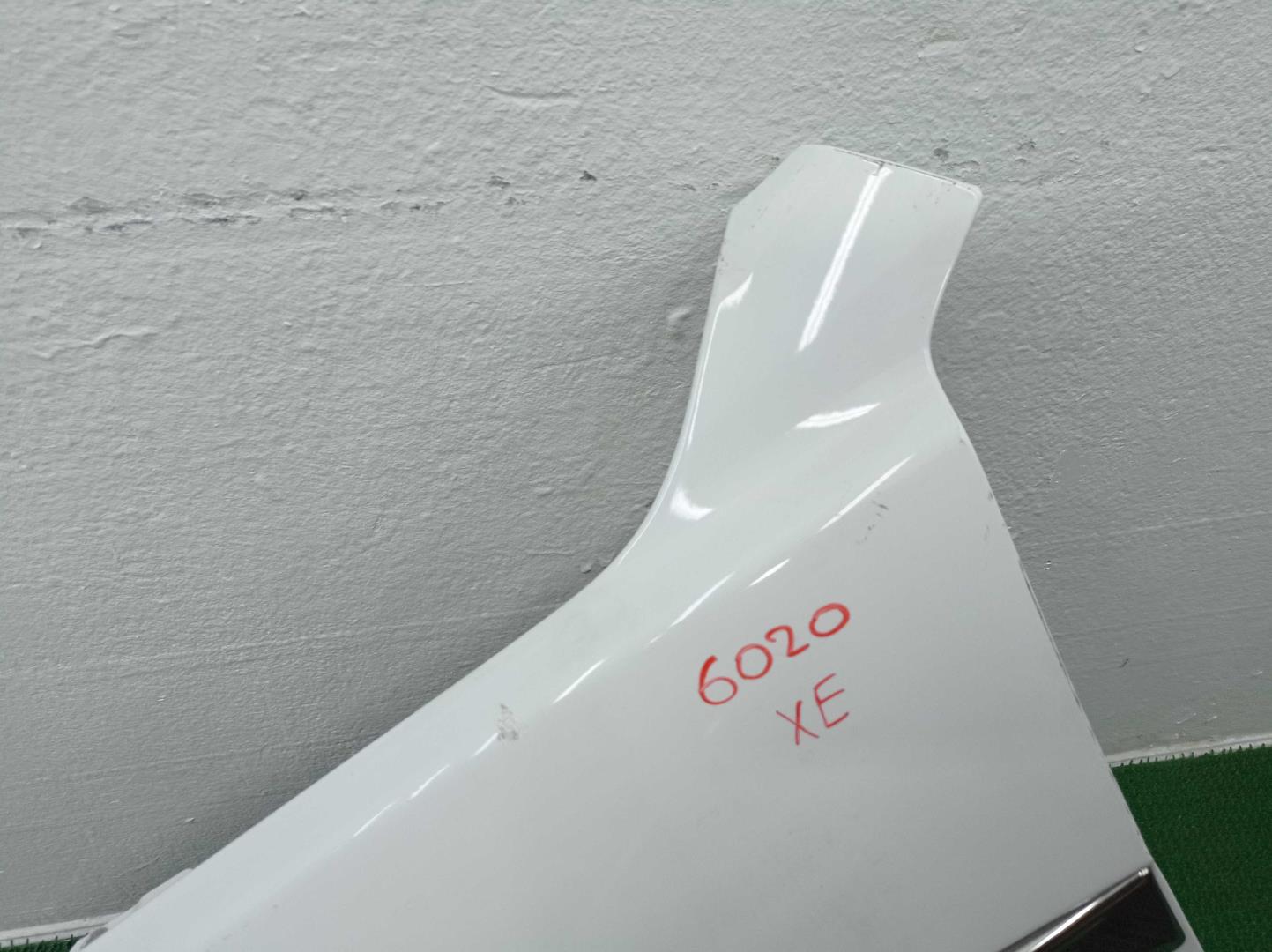 Крыло переднее левое