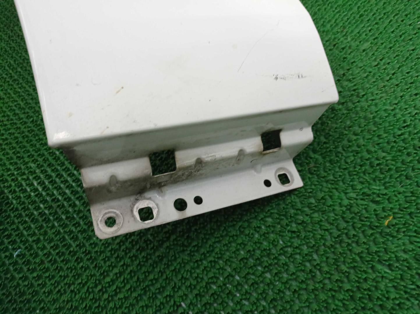 Крыло переднее левое