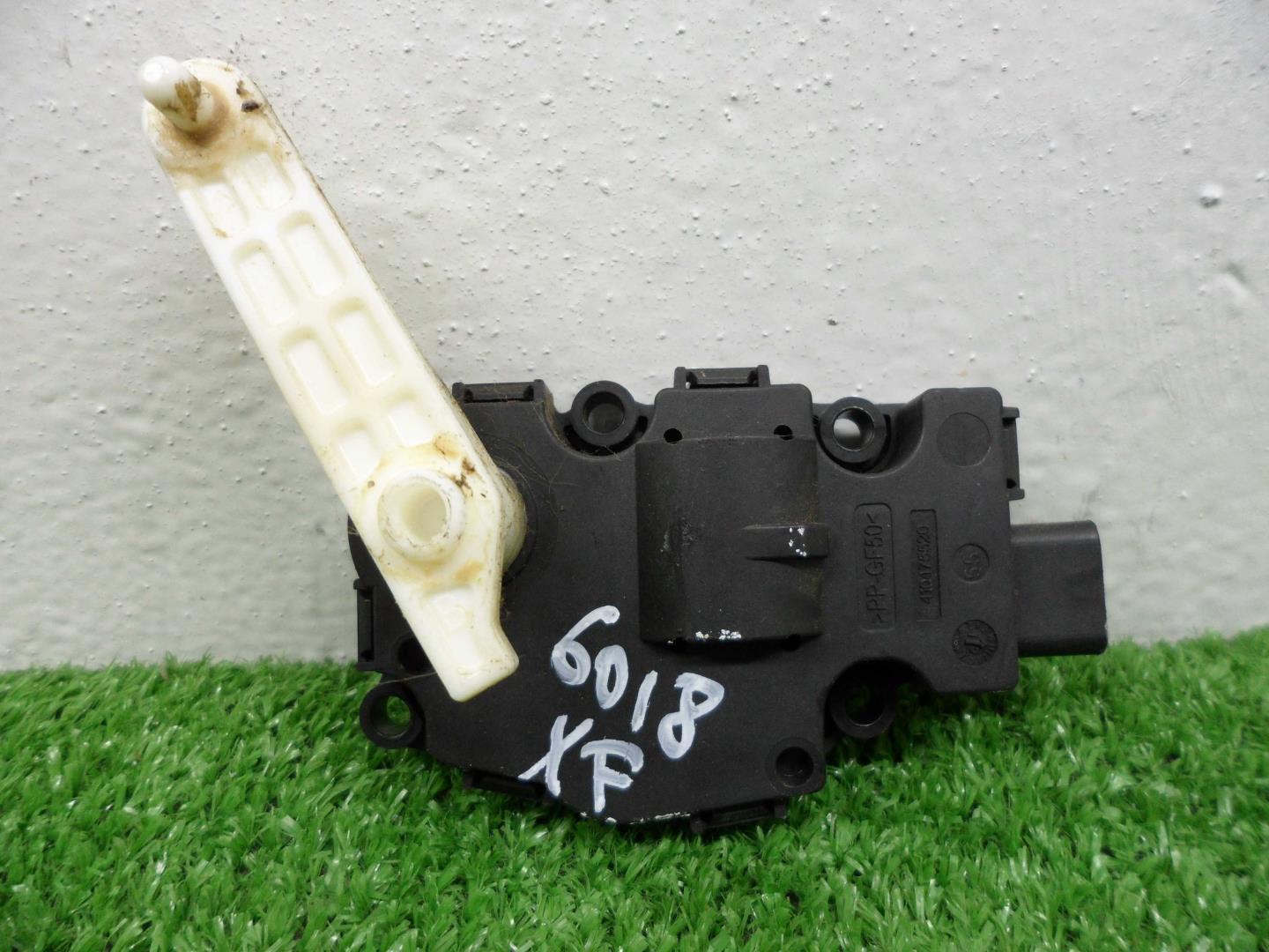 Моторчик заслонки печки