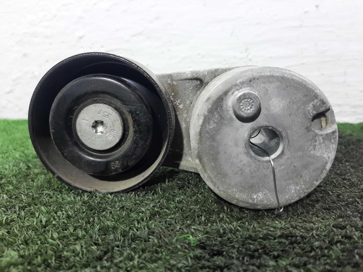 Натяжитель ремня