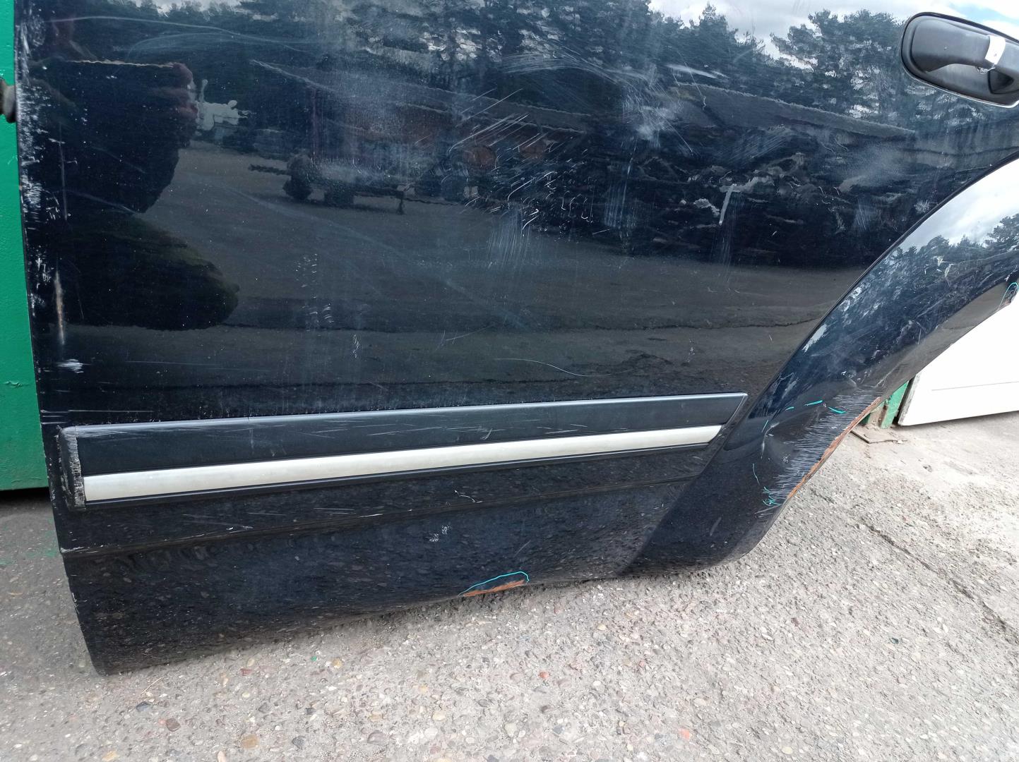 Стекло двери задней левой