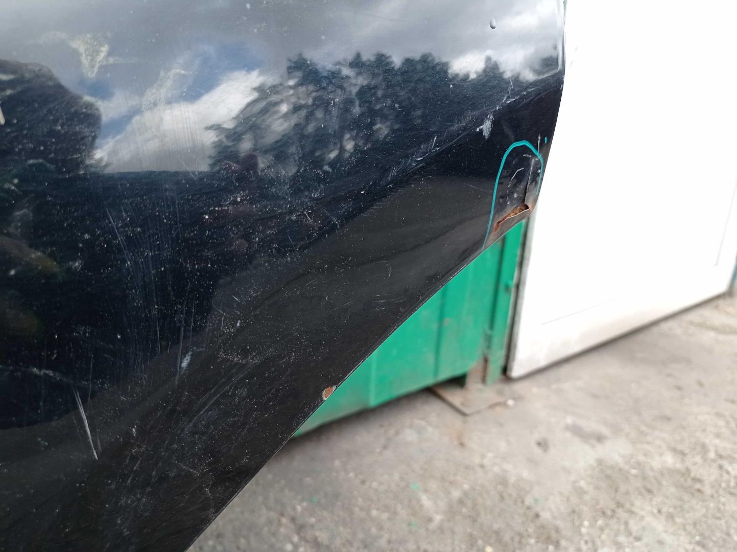 Стекло двери задней левой