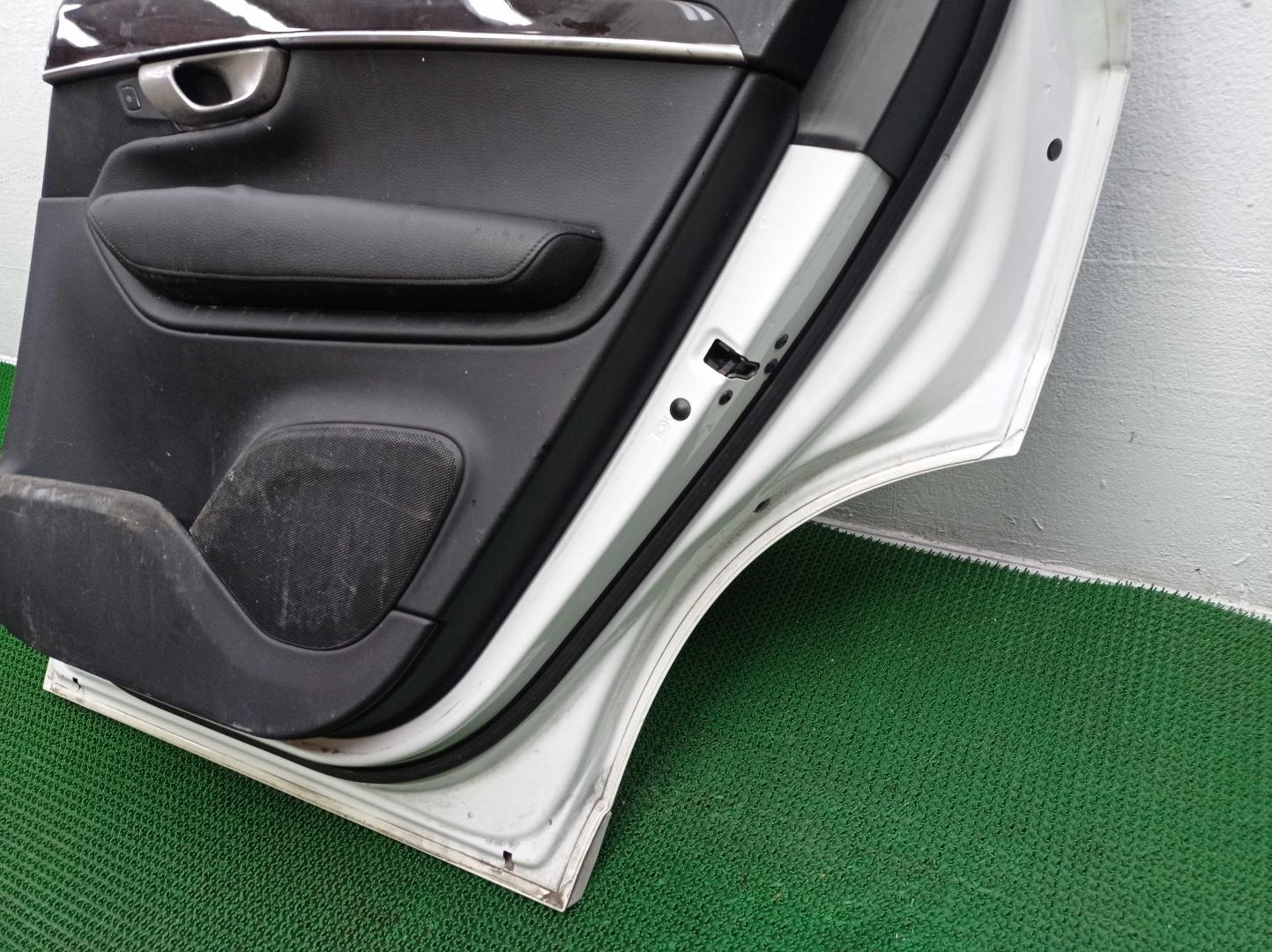 Замок двери задней правой