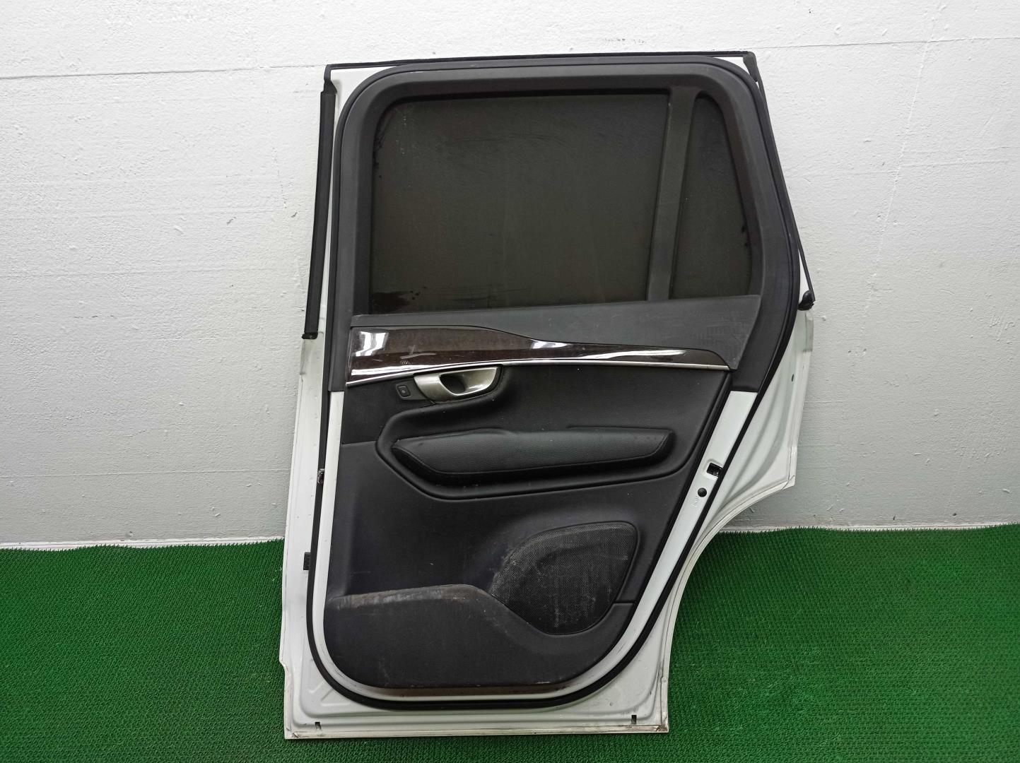 Замок двери задней правой