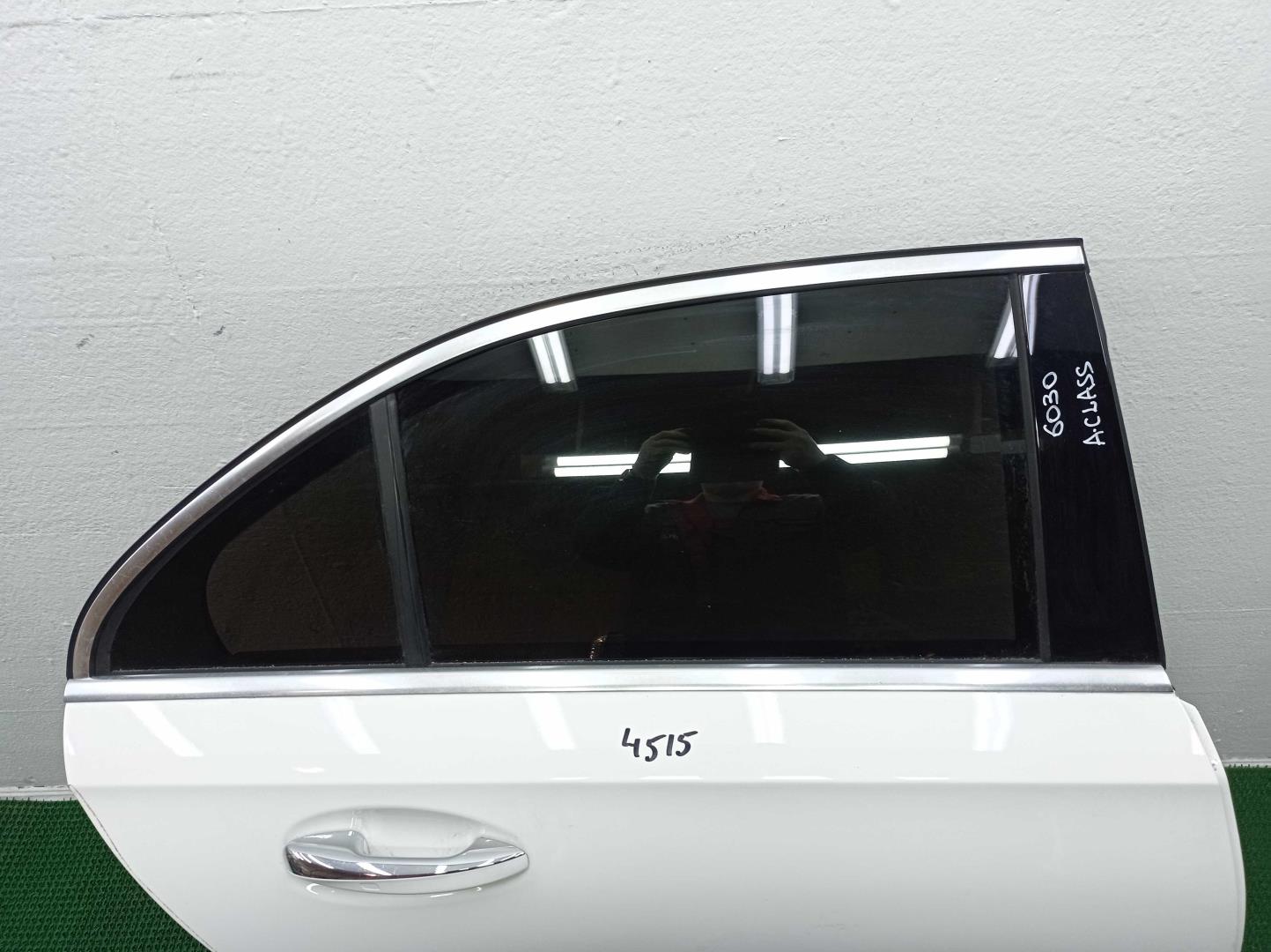 Дверь задняя правая