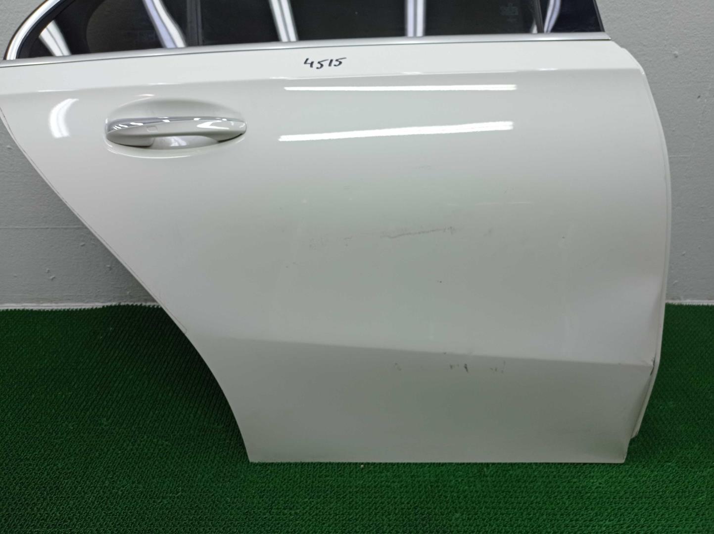 Дверь задняя правая