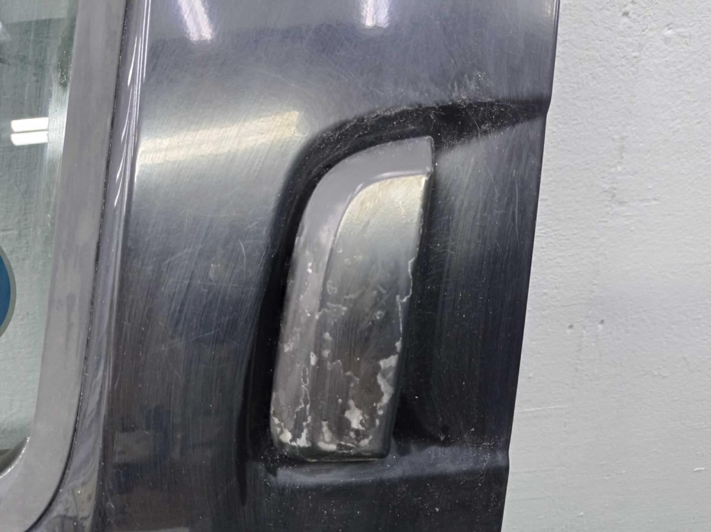 Замок двери задней левой