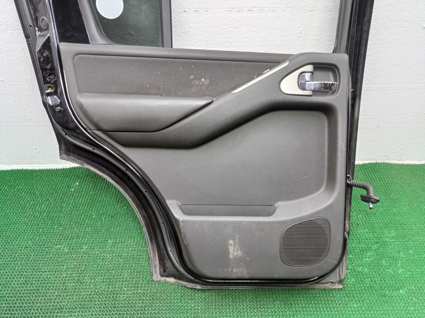 Замок двери задней левой