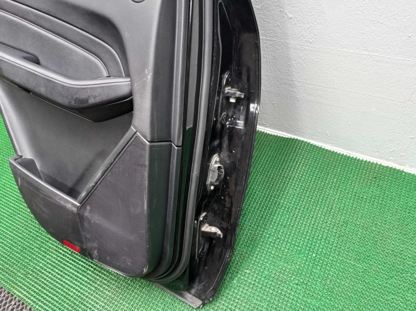 Дверь задняя левая