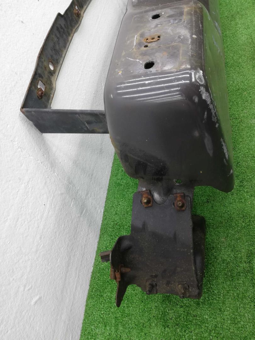 Усилитель переднего бампера