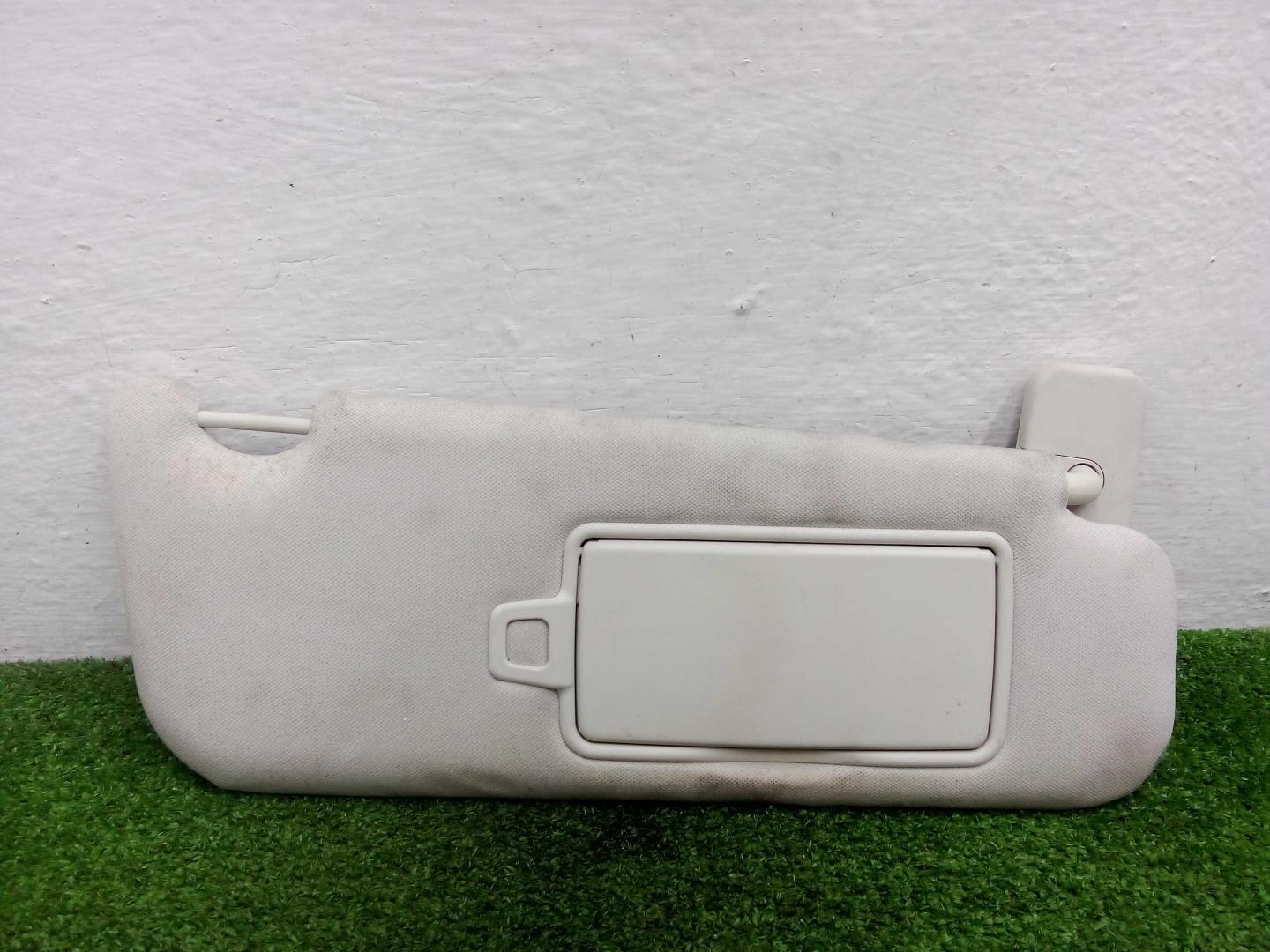 Козырек солнцезащитный