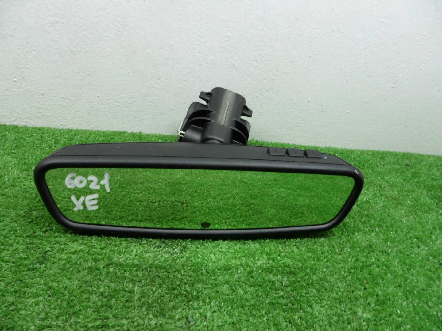 Зеркало заднего вида