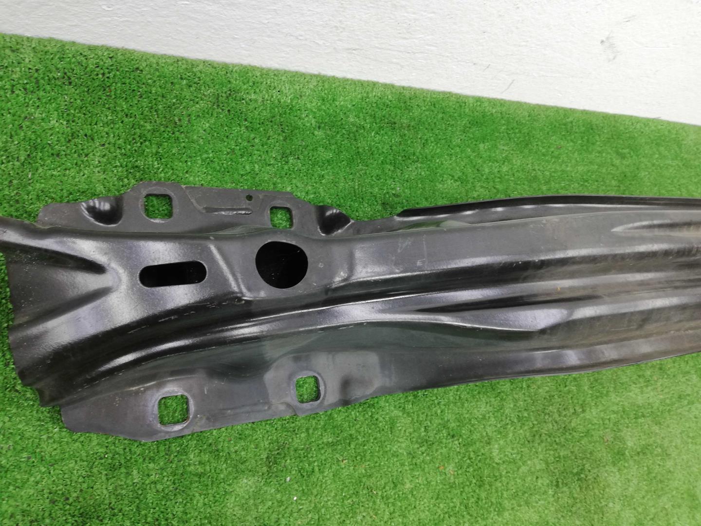 Усилитель заднего бампера