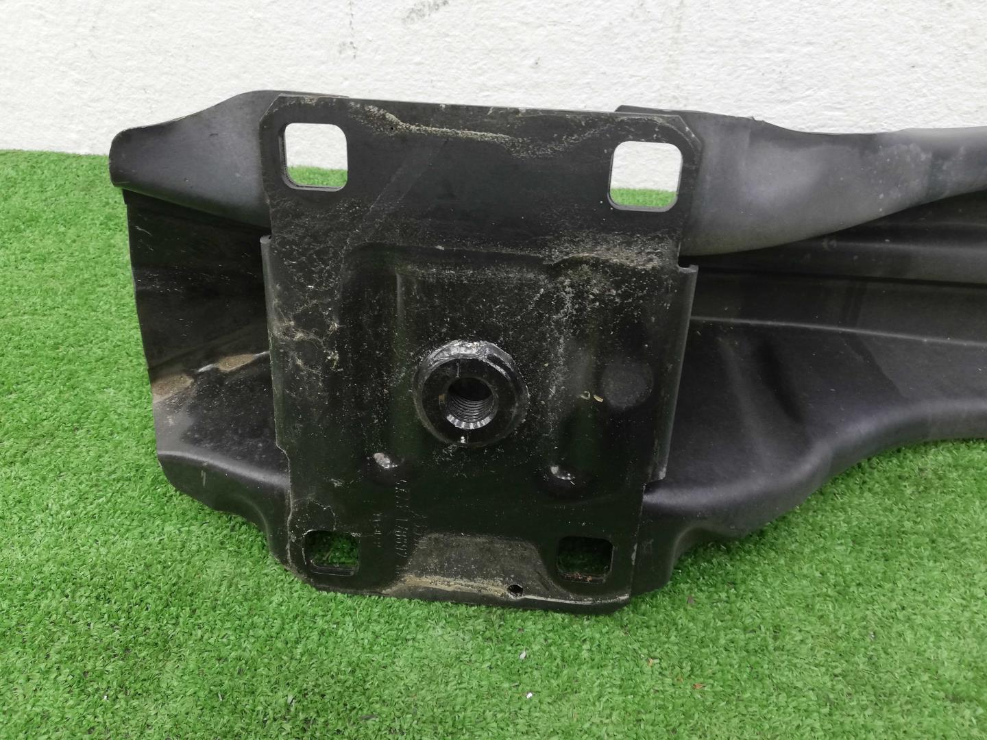 Усилитель заднего бампера