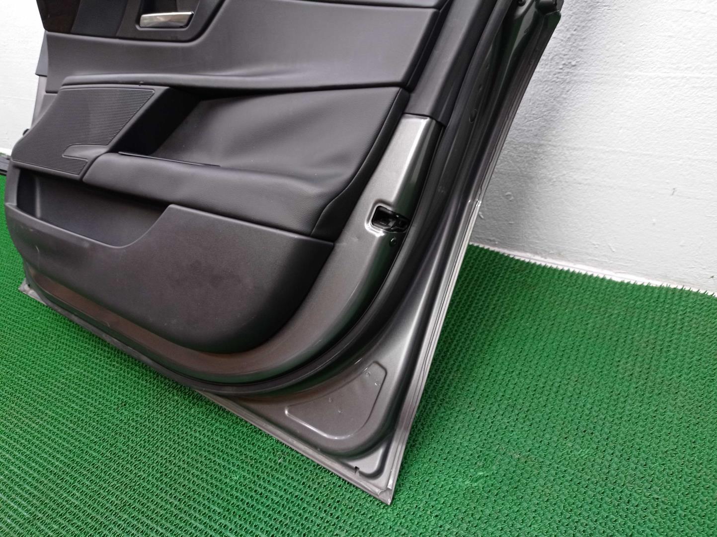 Ручка двери передней наружная правая