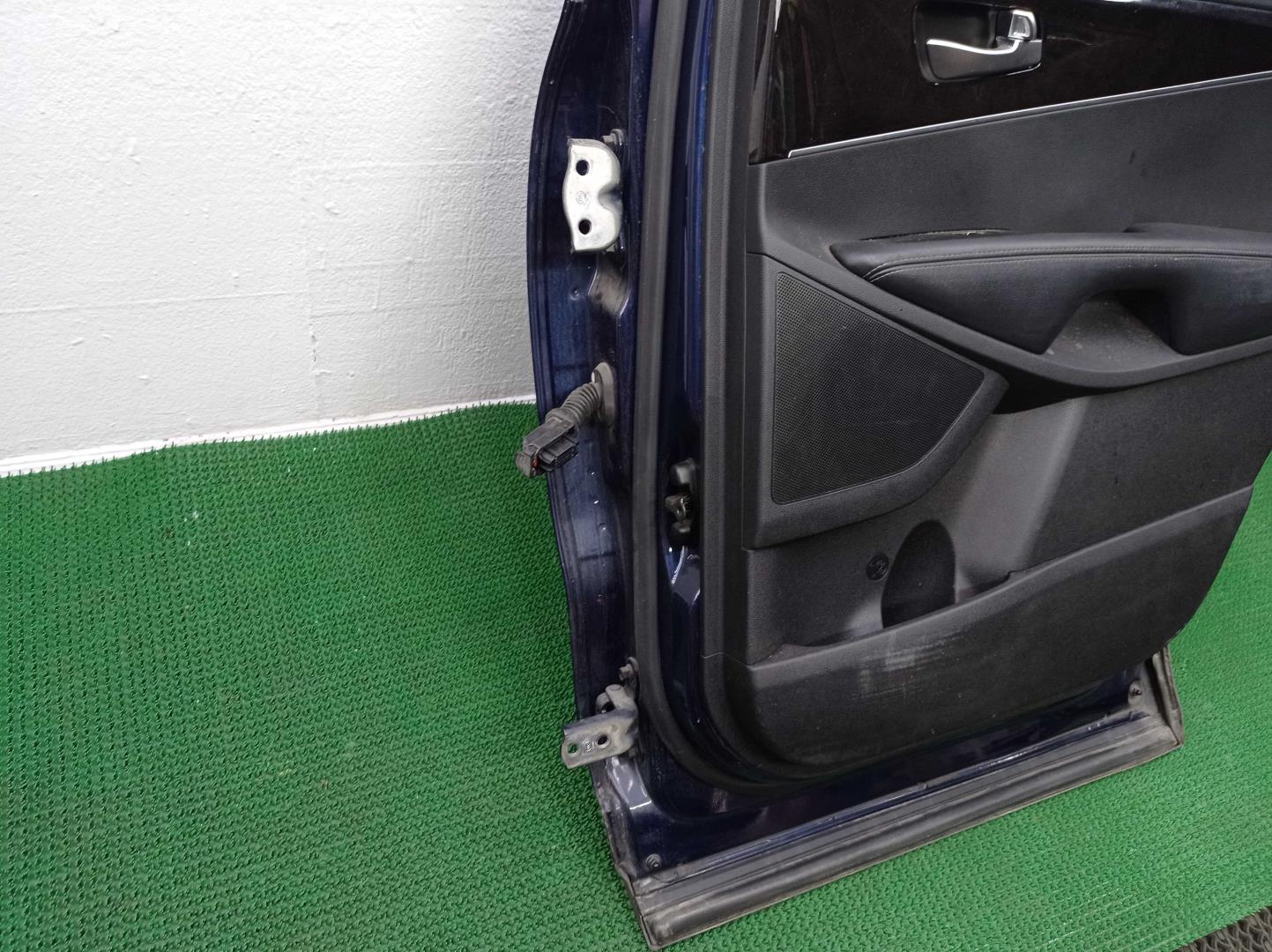 Замок двери задней правой