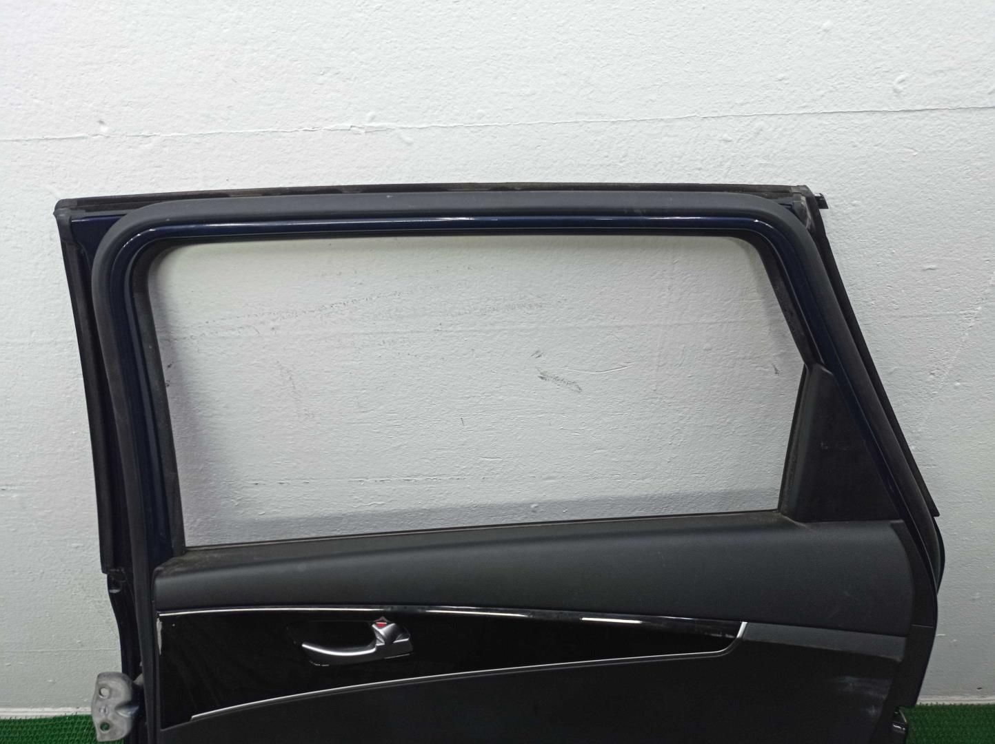 Замок двери задней правой