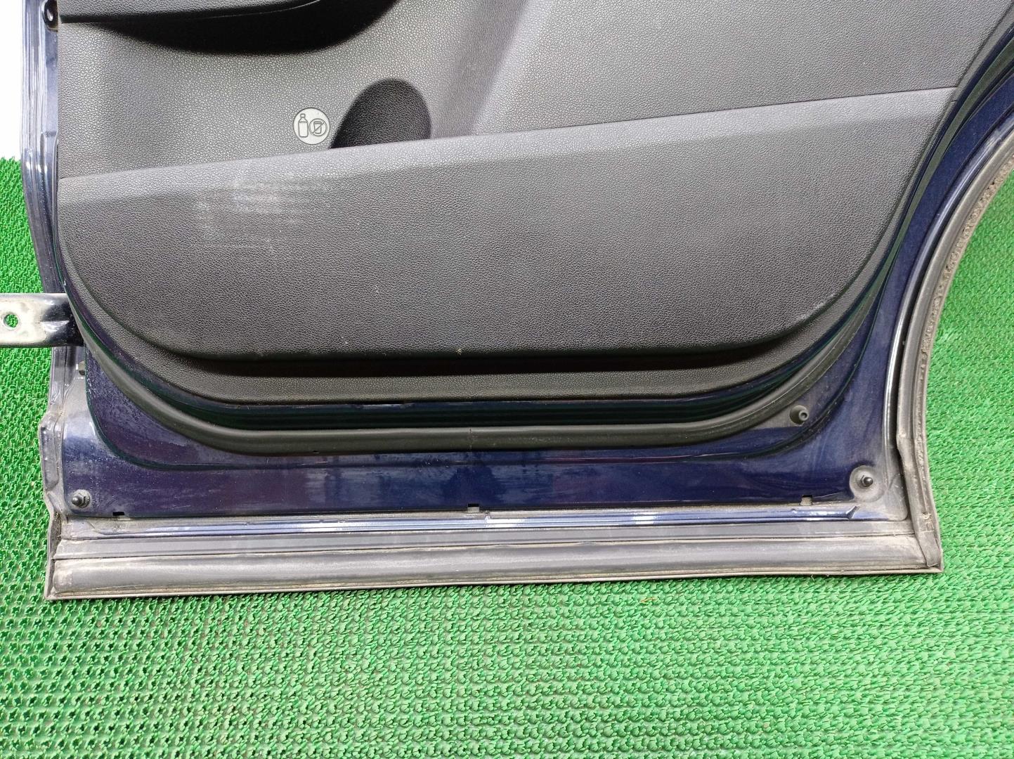 Замок двери задней правой