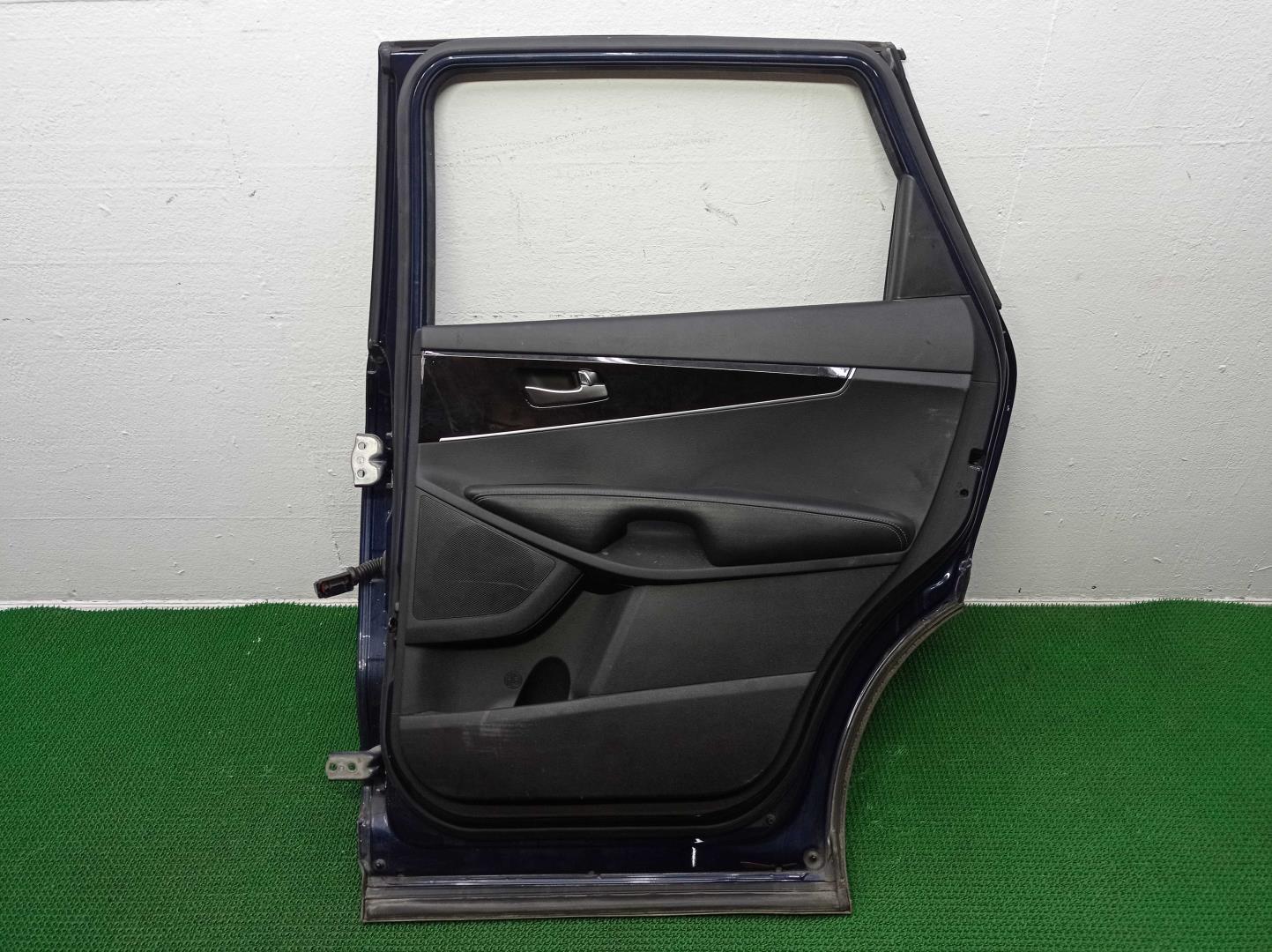 Замок двери задней правой