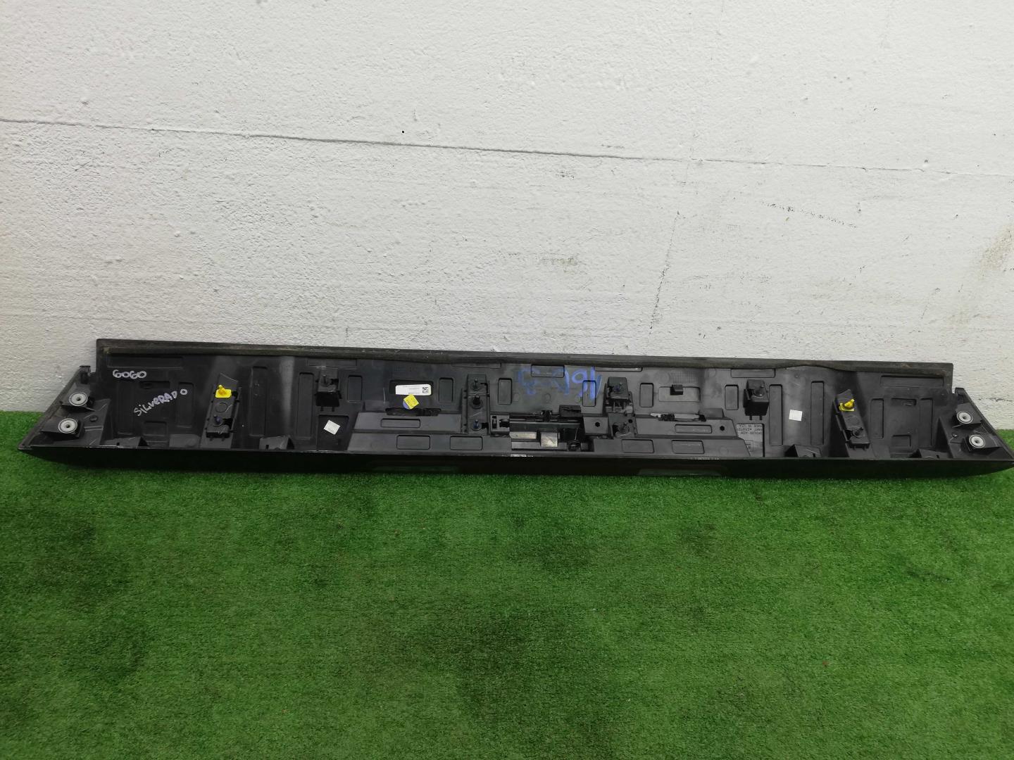 Спойлер (дефлектор) крышки багажника