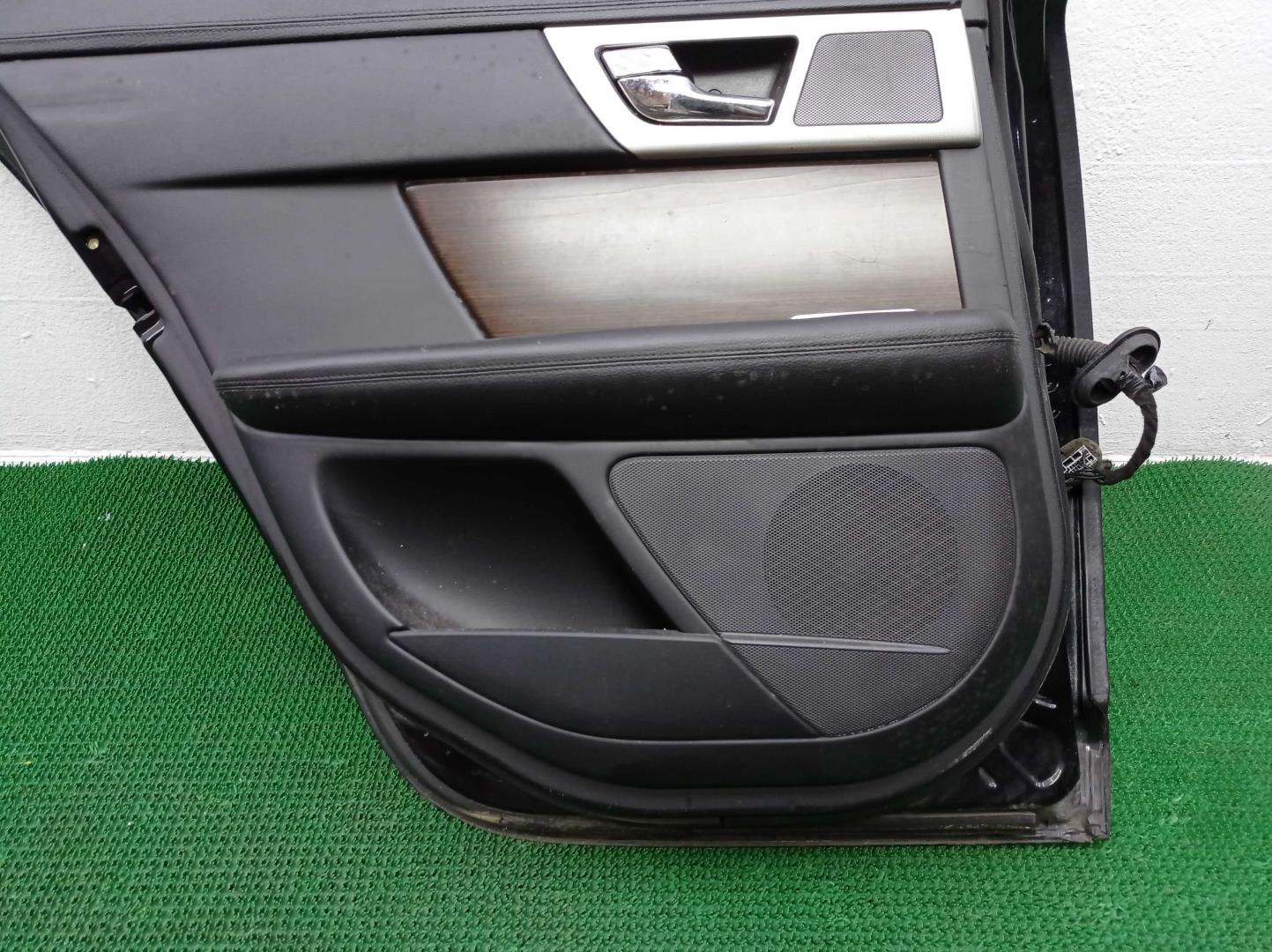 Стекло двери задней левой