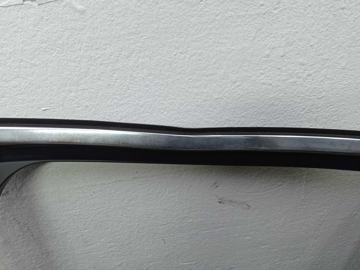 Стекло двери задней левой