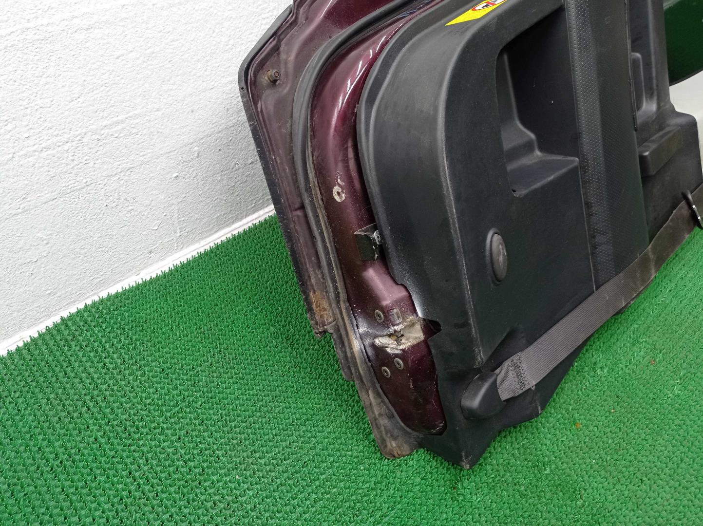 Дверь задняя левая