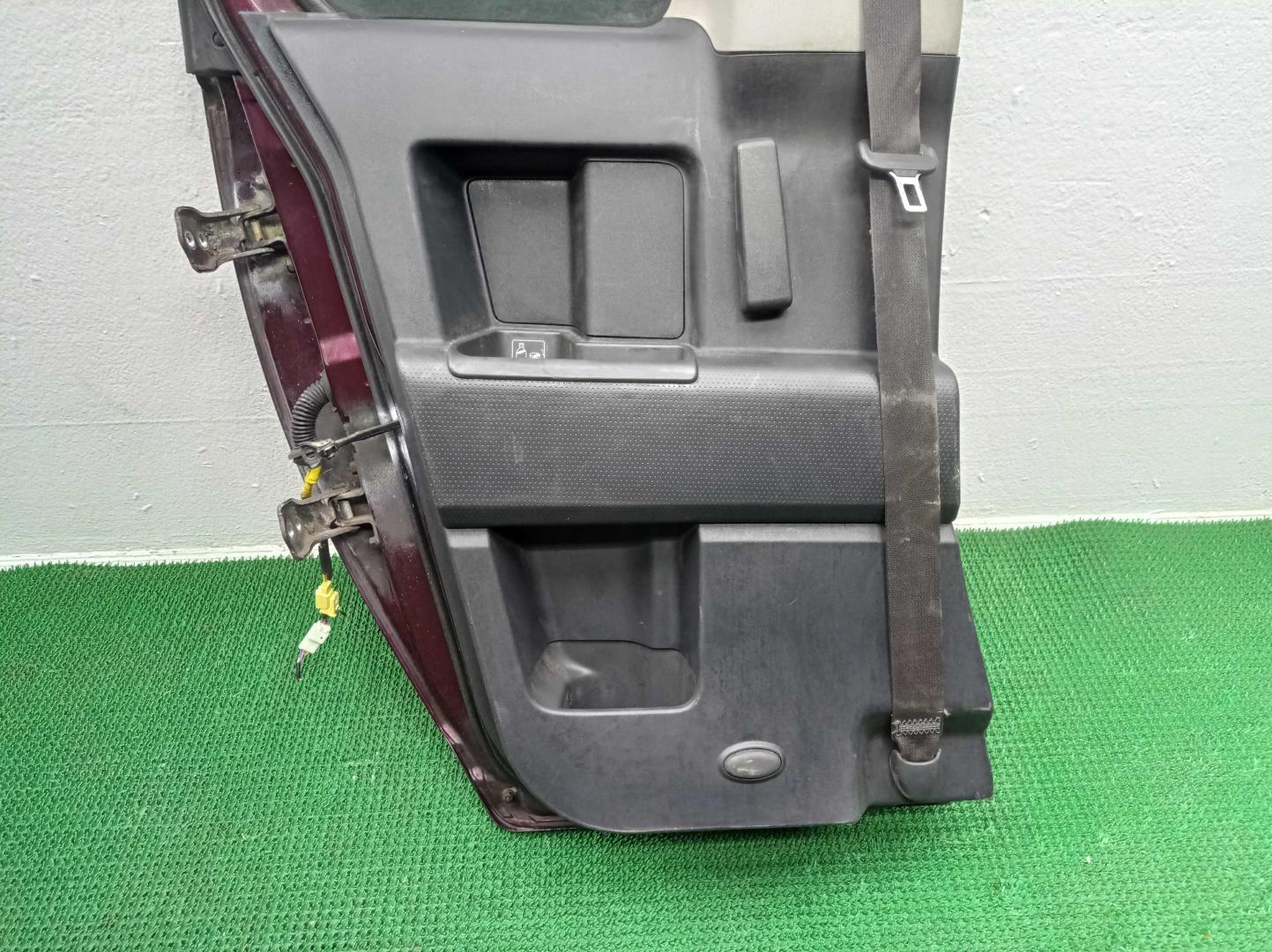 Дверь задняя левая