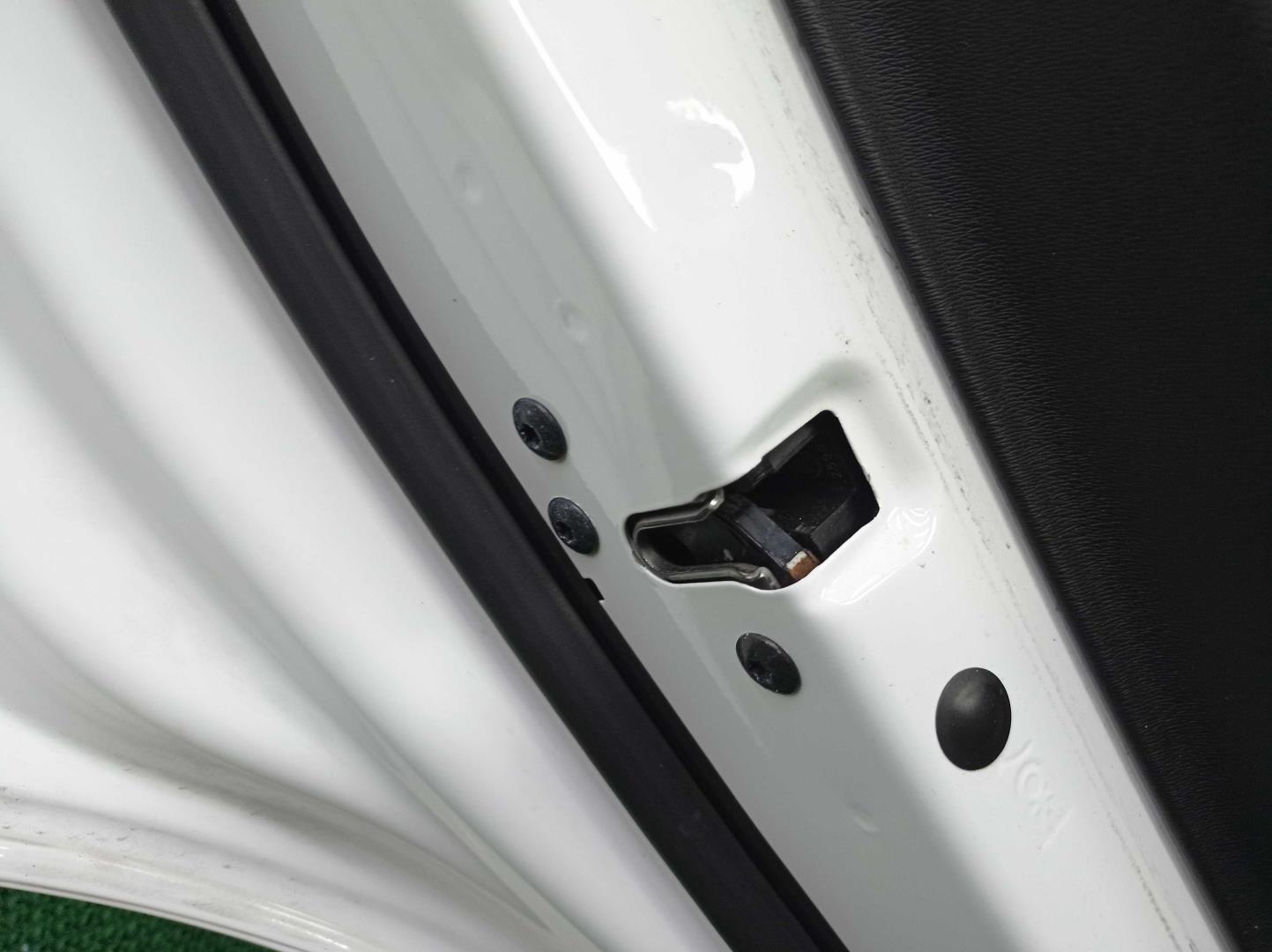 Дверь задняя левая