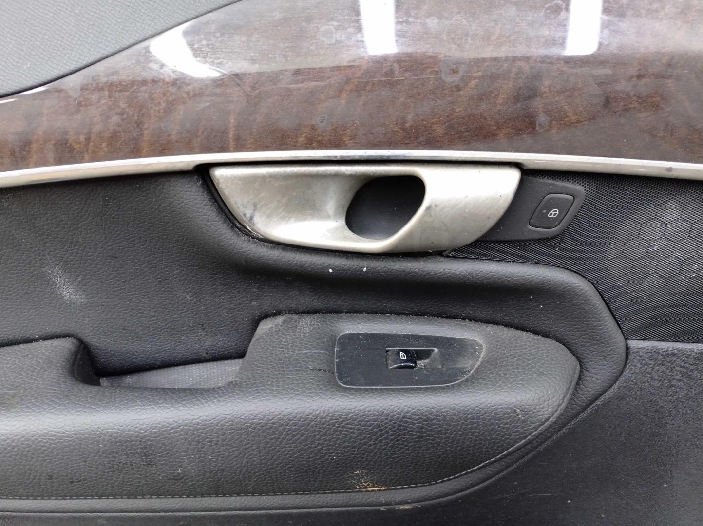 Дверь задняя левая