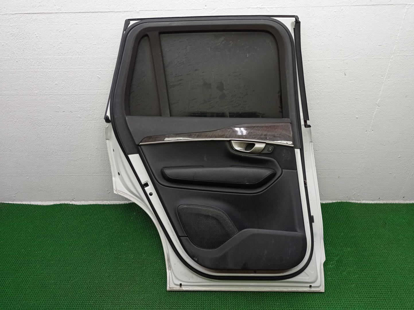 Дверь задняя левая