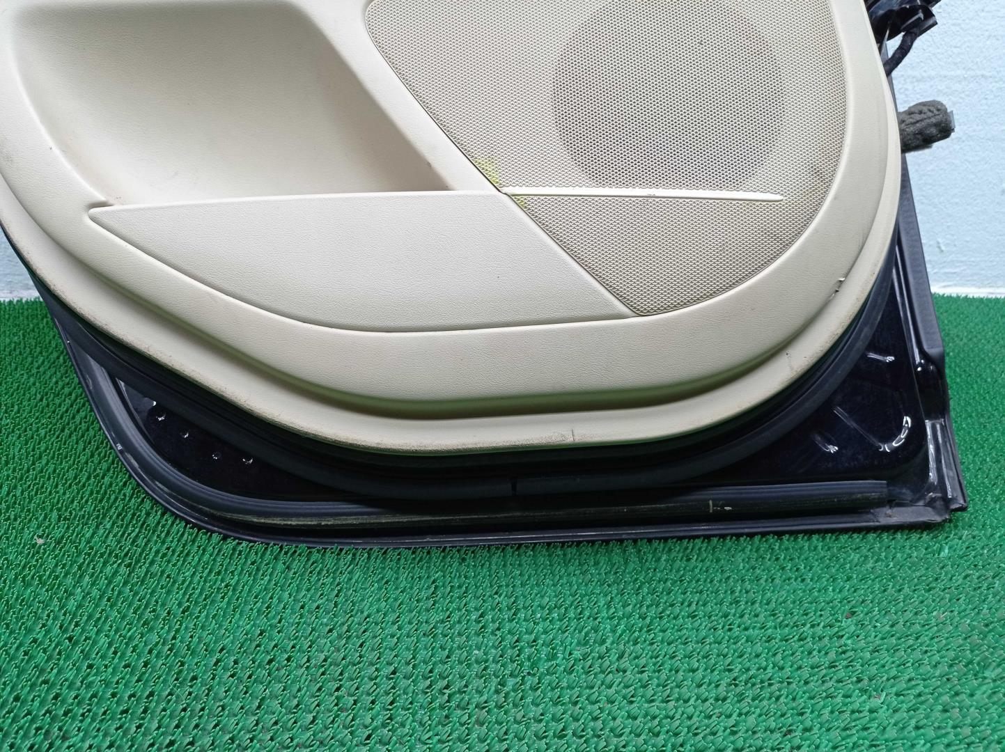 Дверь задняя левая