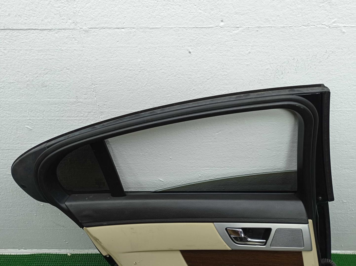 Дверь задняя левая