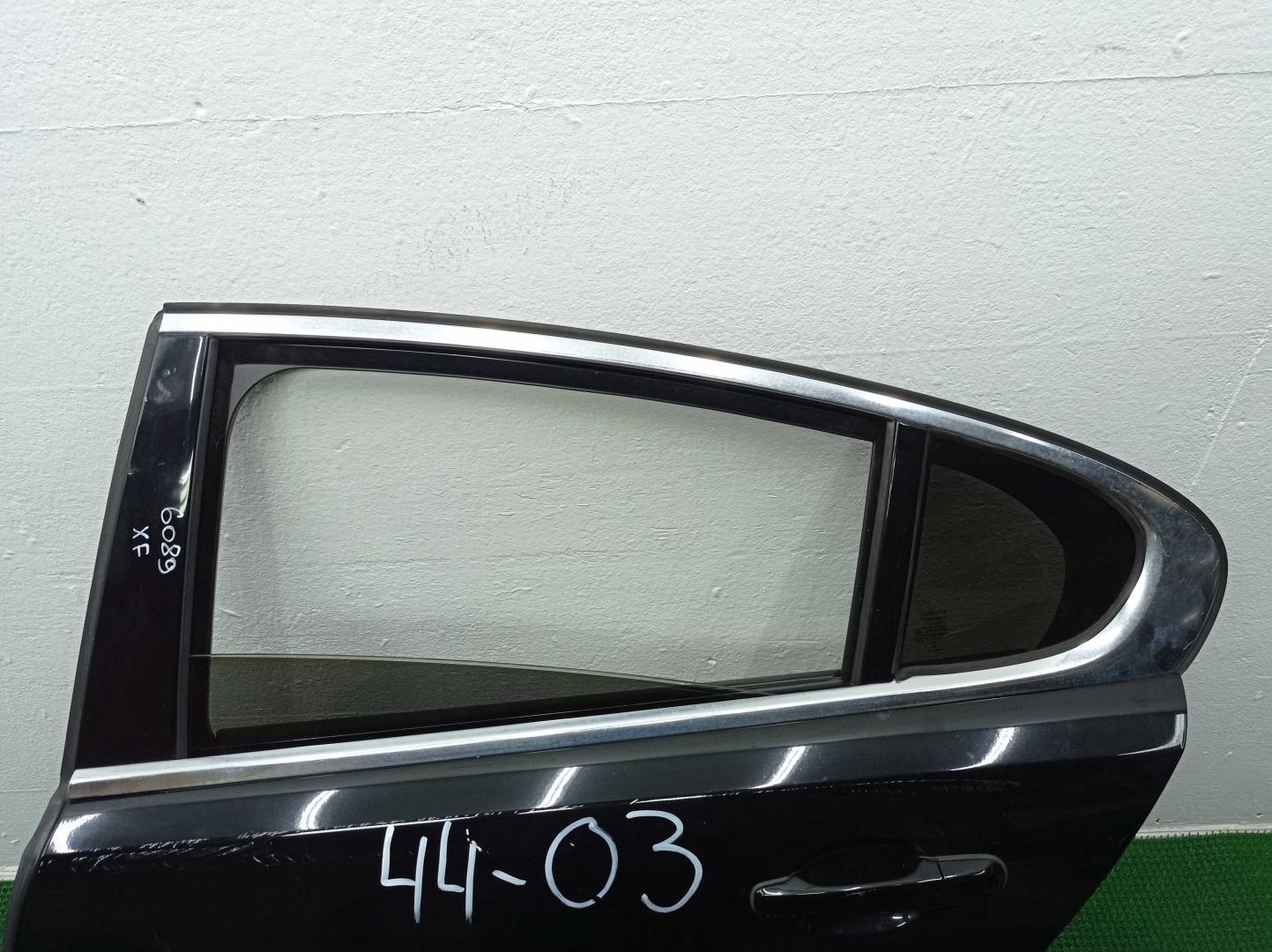 Дверь задняя левая