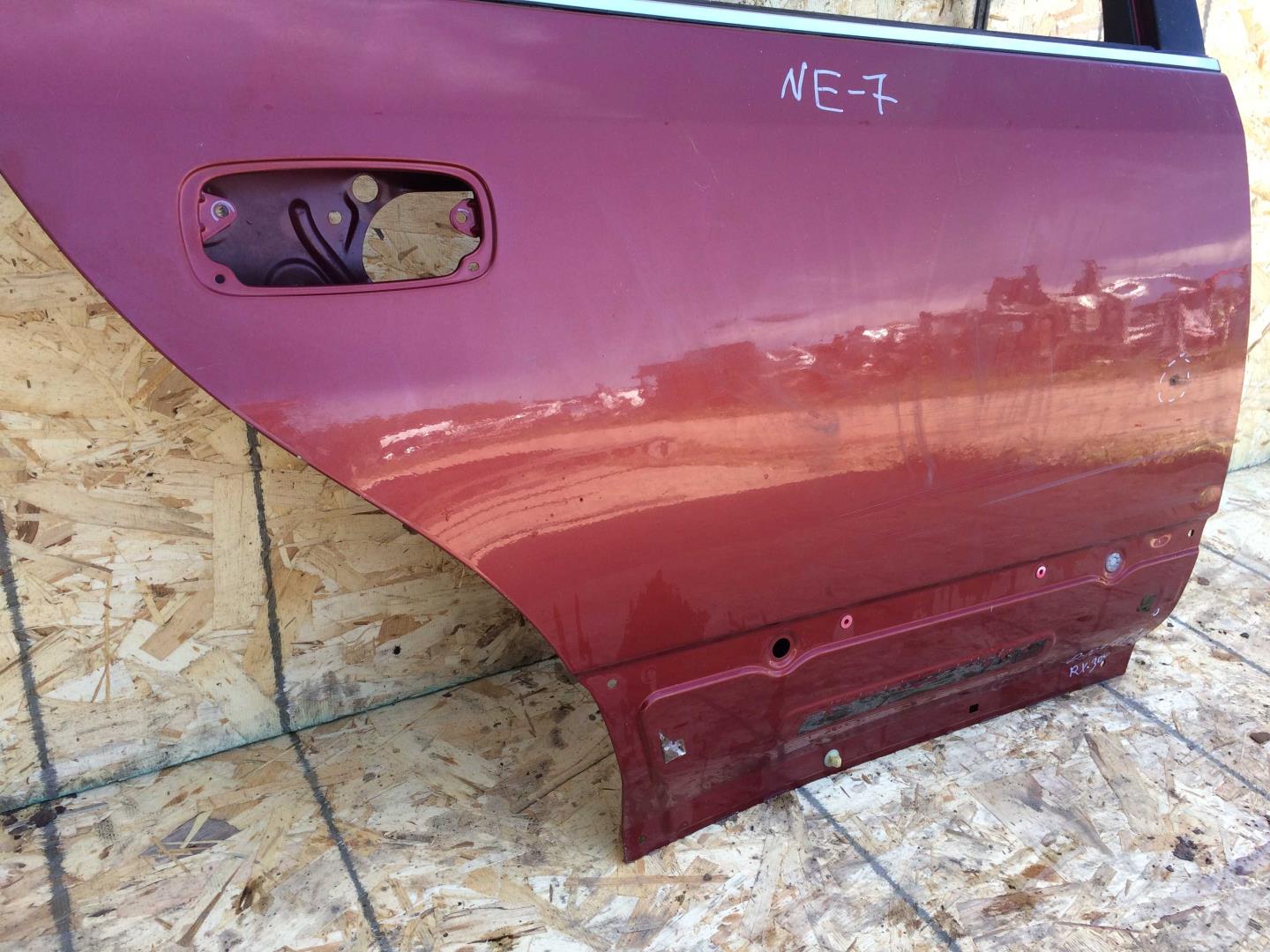 Дверь задняя правая