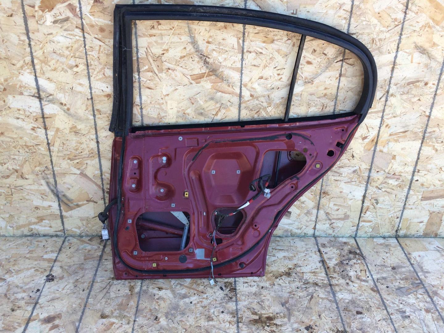 Дверь задняя правая