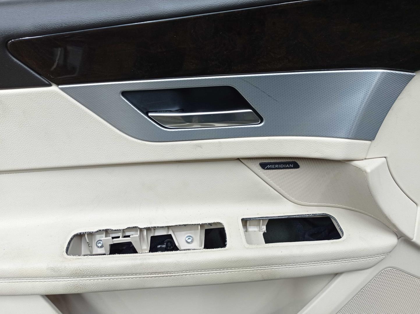 Дверь передняя левая