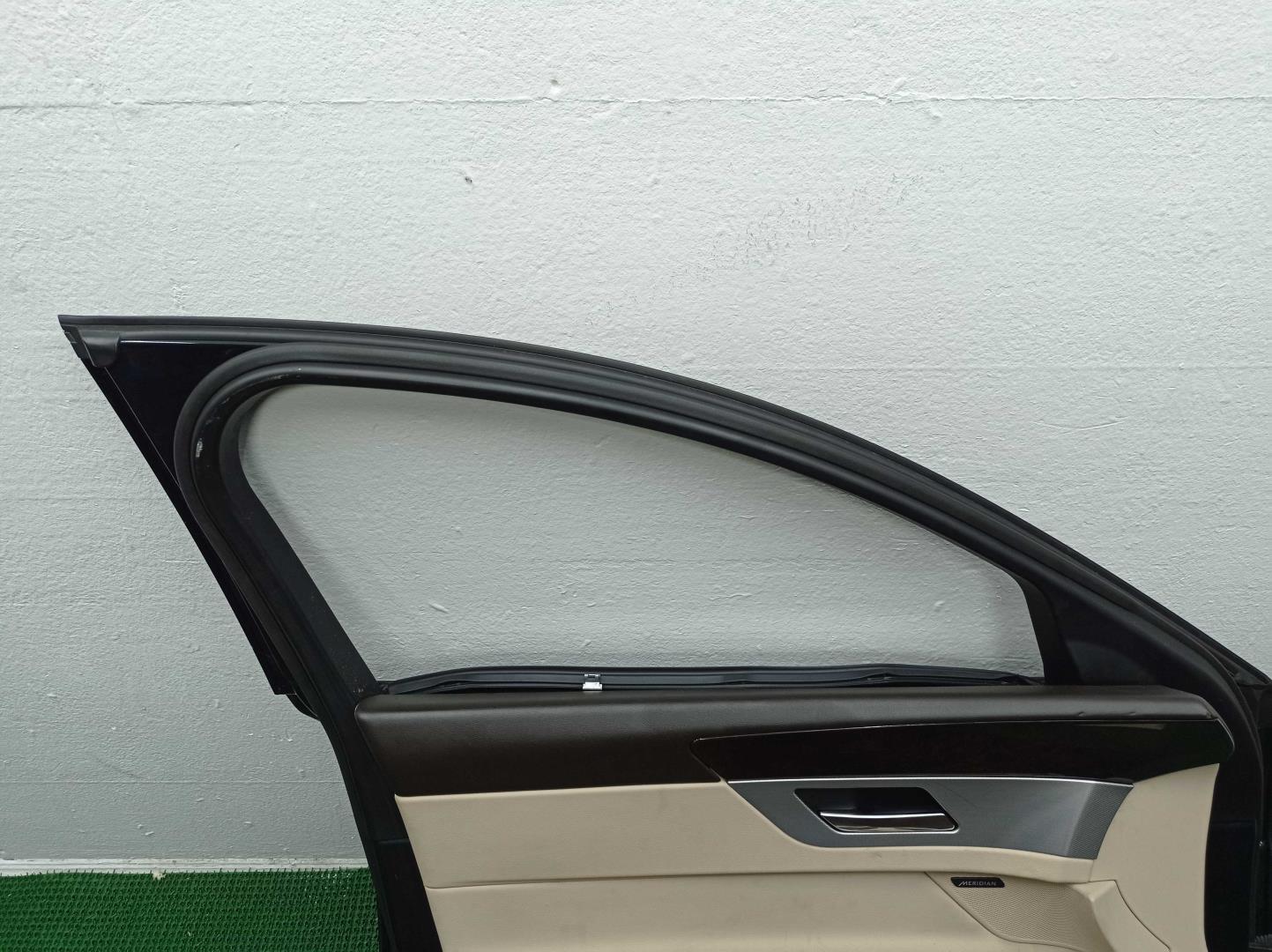 Дверь передняя левая