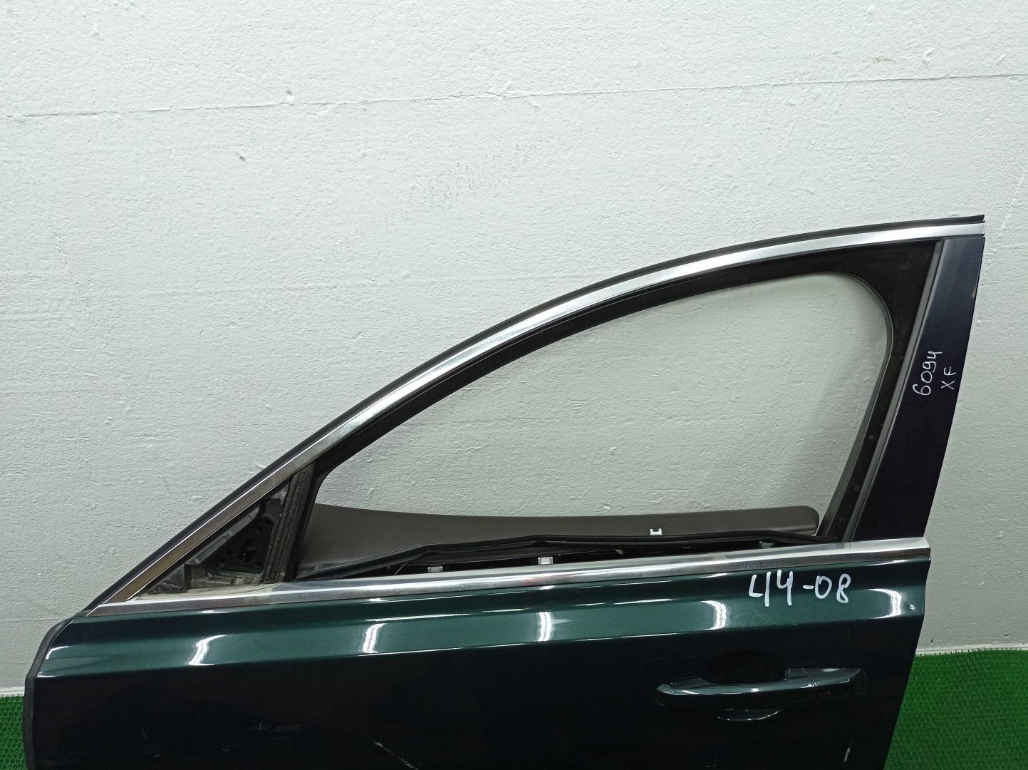 Ручка двери передней наружная левая