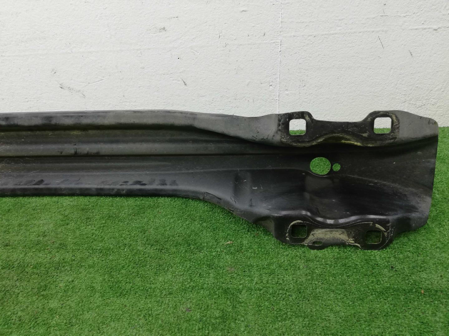 Усилитель заднего бампера