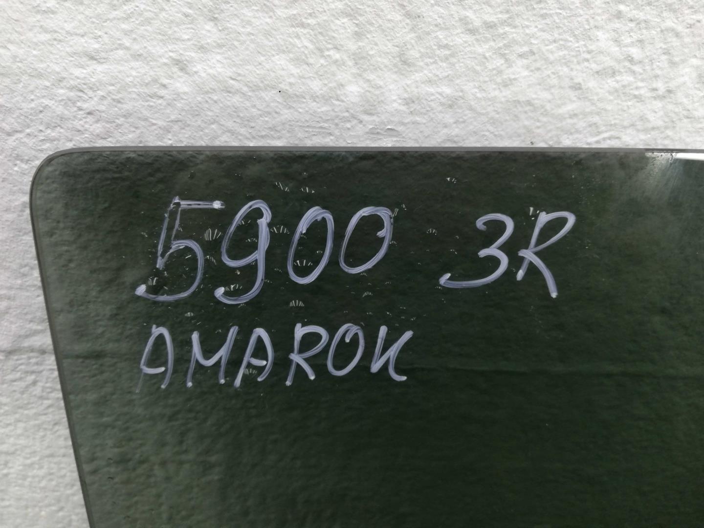 Стекло двери задней правой