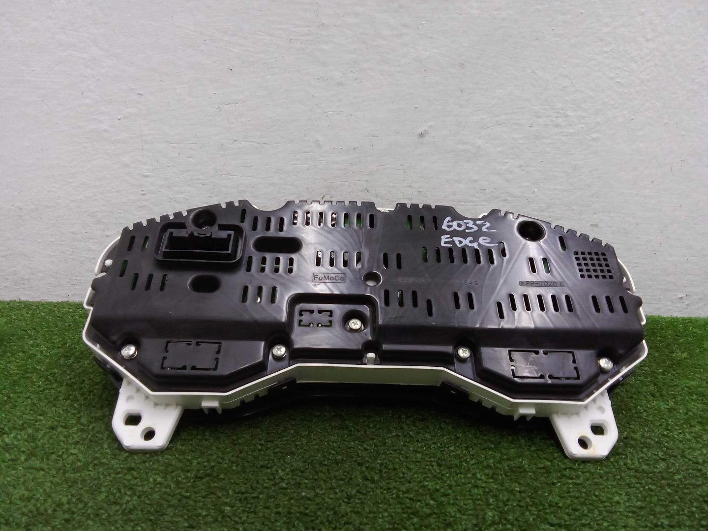 Панель приборов