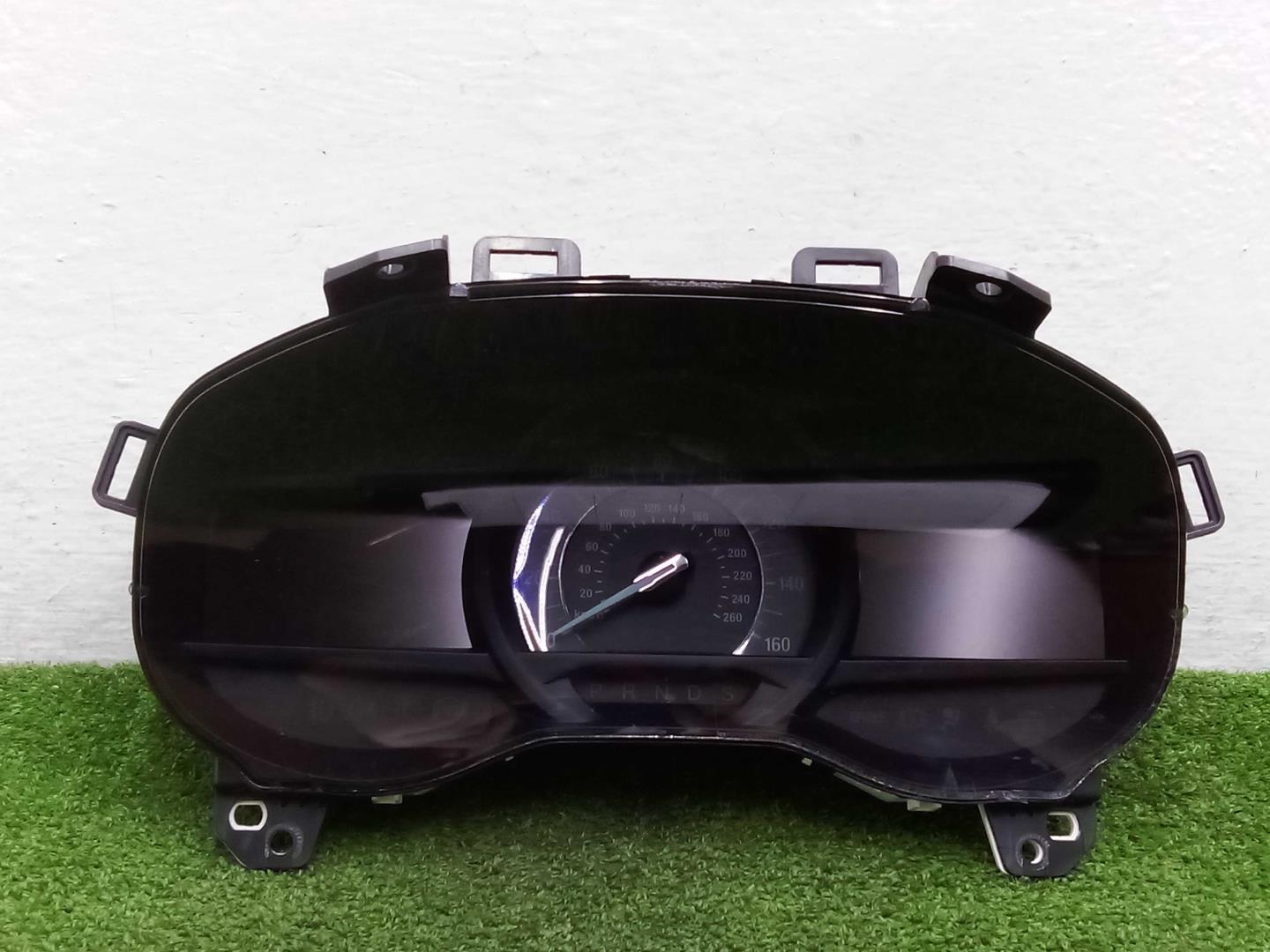 Панель приборов