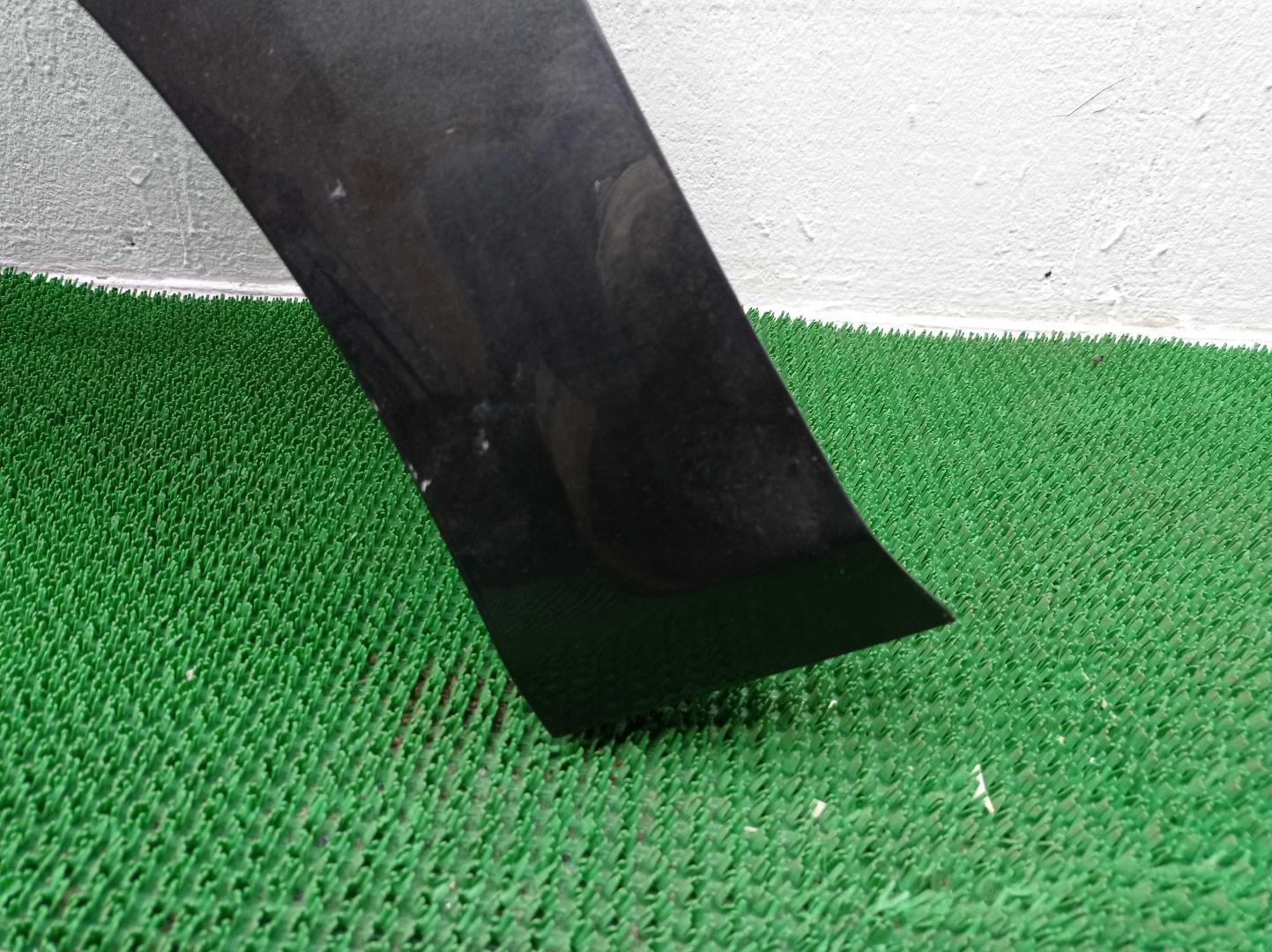 Крыло переднее левое