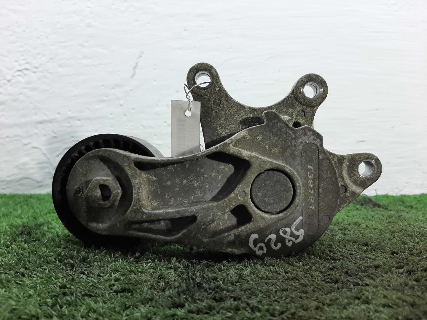 Натяжитель ремня