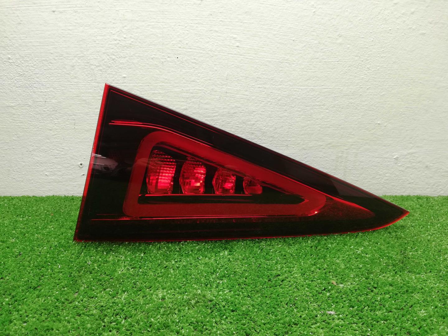 Фонарь задний внутренний правый