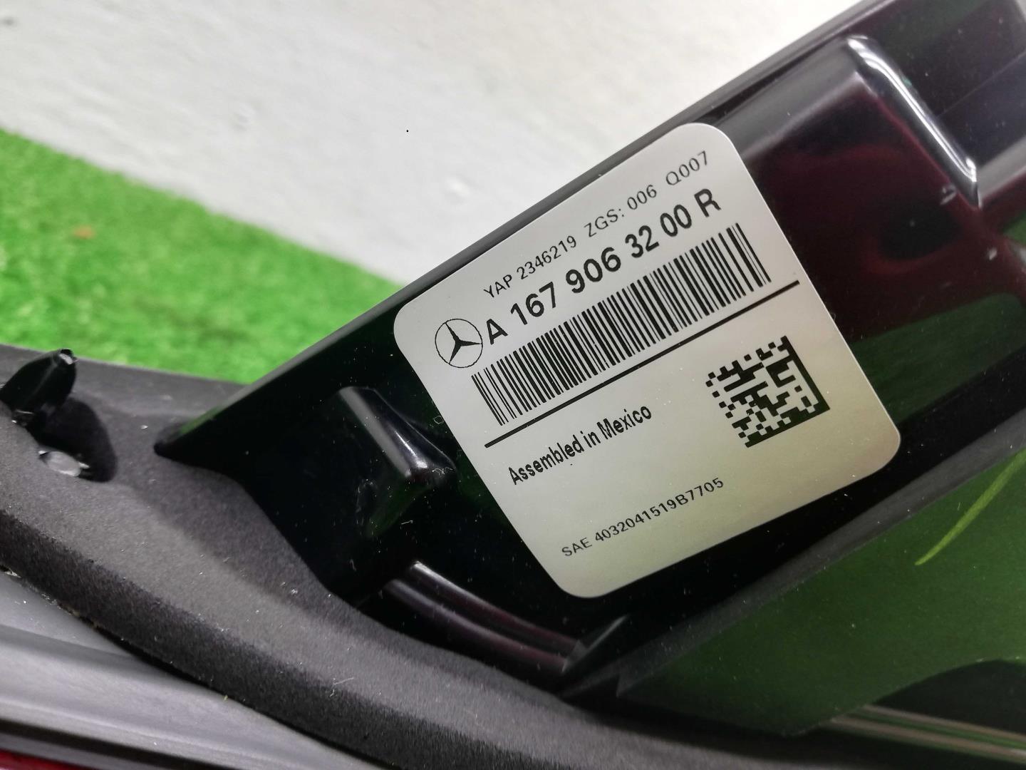 Фонарь задний внутренний правый