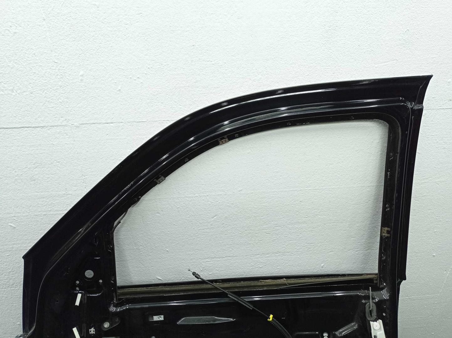 Замок двери передней правой