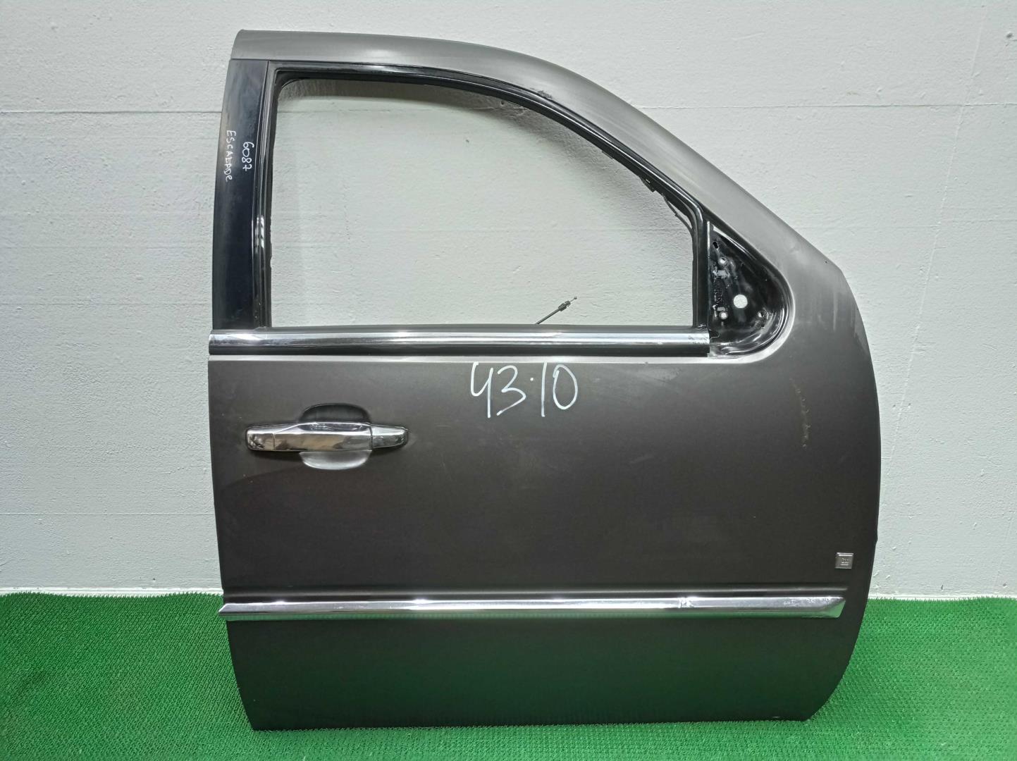 Замок двери передней правой